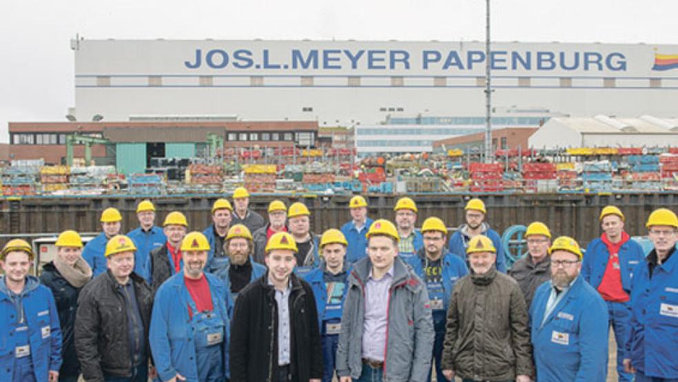 Der neue Betriebsrat der Meyer Werft mit dem Vorsitzenden Nico Bloem aus Weener und seinem Stellvertreter Uwe Sap aus Bunde (vorne, Mitte). © Foto: Meyer Werft