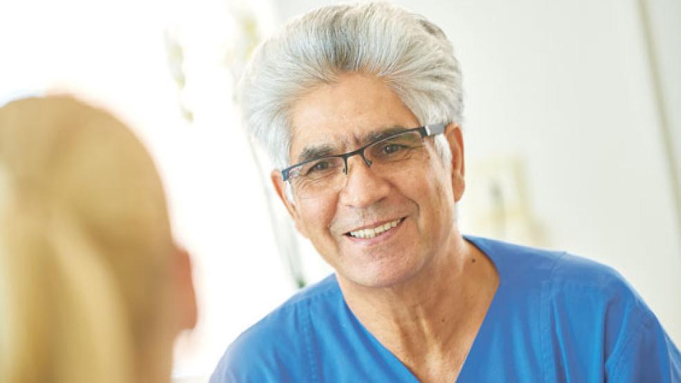 Bietet ab April mehr Leistungen und Sprechstunden im MVZ Weener an: Gefäß­experte M.D. Saved-Abed Husseini. © Foto: privat