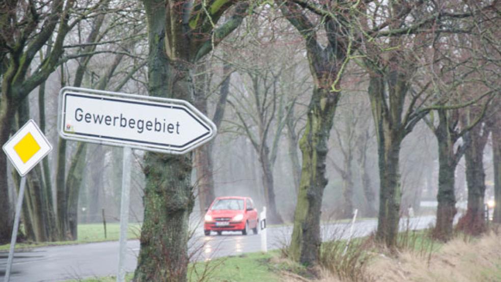 Die Finanzierung des Radwegebaus an der K33 zum Gewerbegebiet Bunde-West steht in Aussicht. © Foto: Hanken