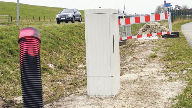 Schilder leuchten bei Brückensperrung