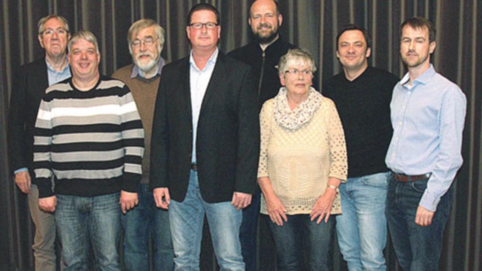 Der neue Vorstand der SPD Bingum (von links): Heinz-Dieter Schmidt, Karsten Kempen (Beisitzer), Hans Sorge (stellvertretender Kassierer), Sönke Eden (Vorsitzender) Rainer Kroon (Beisitzer), Bruni Sorge (Kassiererin), Robert Fuchs (Schriftführer) und Dr. Torsten Plösch (stellvertretender Vorsitzender). © Foto: privat