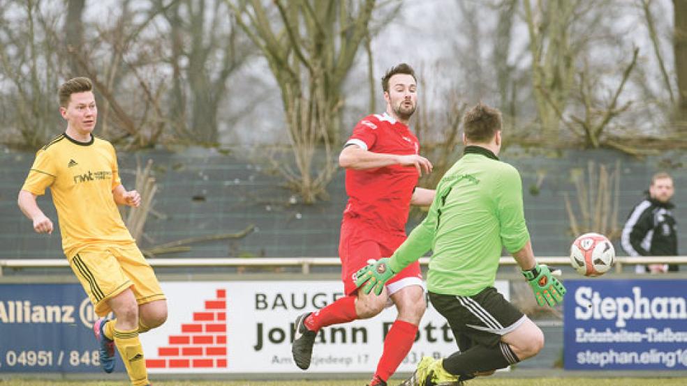 In der Partie gegen Westrhauderfehn konnte Bundes Malte Troff den Torhüter einfach nicht überwinden. Im Spiel gegen Loquard hatte er mit zwei Treffern noch großen Anteil am 3:1-Sieg seiner Mannschaft. © Archivfoto: Bruins