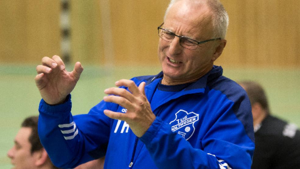 Das war wohl nichts: Auch im sechsten Anlauf wollte den Handballern um Trainer Johann Janssen kein Sieg gegen die SG STV/VfL Wilhelmshaven gelingen. © Archiv