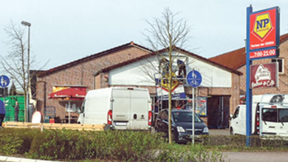 Der NP-Markt in Möhlenwarf wird seit einigen Tagen modernisiert. Die Wiedereröffnung findet am 26. April statt.  © Foto: Boelmann