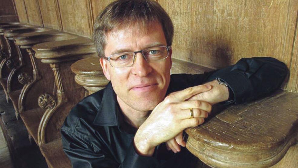 Thiemo Janssen ist am 6. Mai auf der Schnitger-Orgel in der Georgskirche in Weener zu hören. © Foto: Wolff