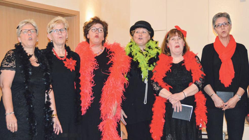 Die »Malle Diven« sorgten in der Bunder Dorfgemeinschaftsanlage am Freitagabend noch für eine besondere Portion »Frauenpower«. © Fotos: Himstedt 