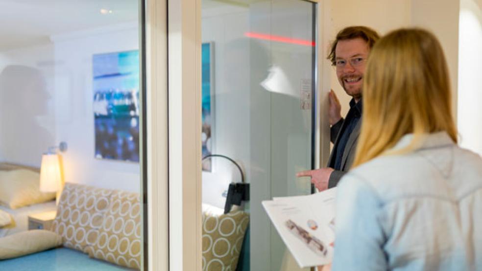 Besucher der Meyer Werft können auf der im Bau befindlichen »Aida Nova« einen Blick in eine Passagierkabine werfen. © Foto: Papenburg Marketing GmbH