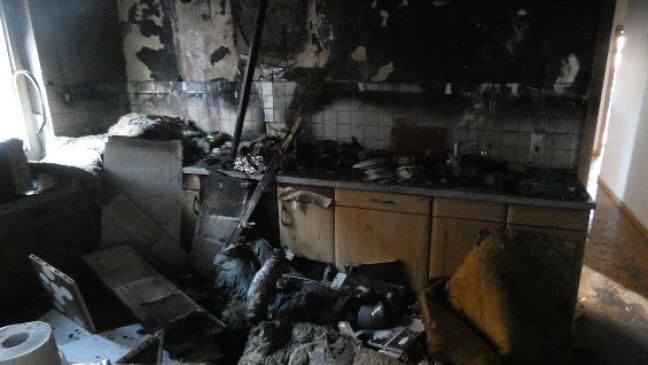 Küche durch Feuer völlig zerstört