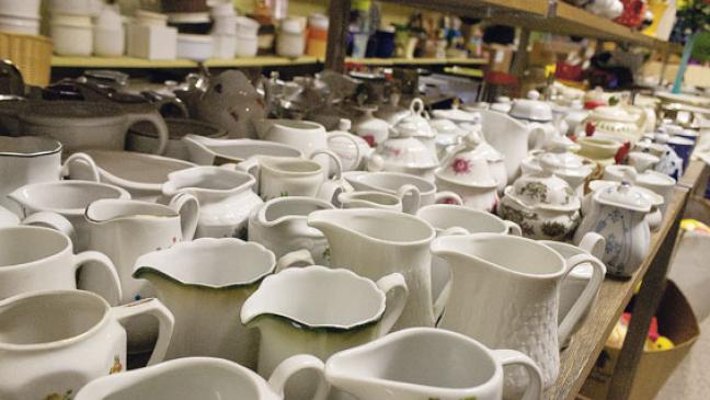 Von Möbeln über Porzellan bis Kleidung