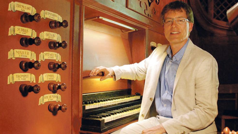 Thiemo Janssen, Kantor und Organist der Ludgeri-Kirche in Norden, kehrt immer gerne zurück nach Weener. © Foto: Kuper