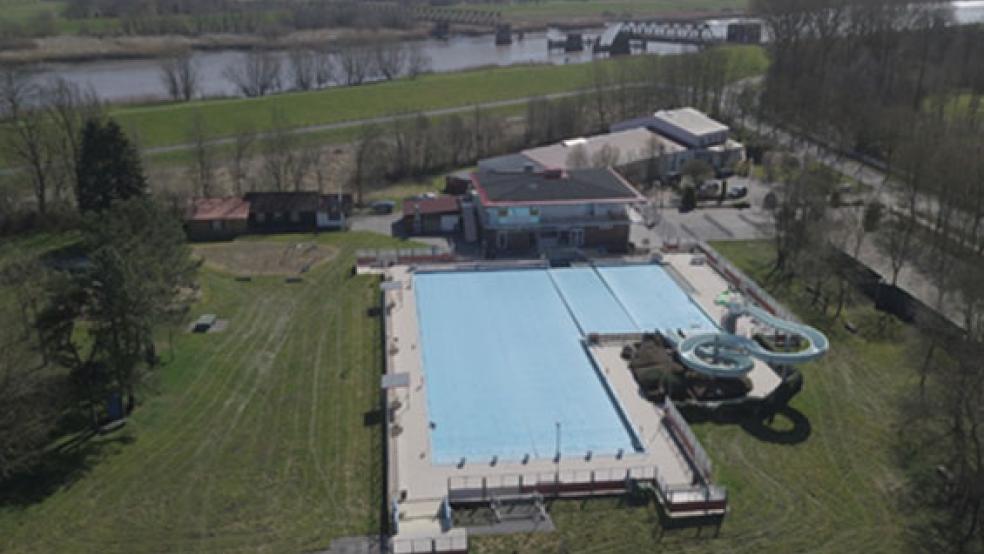 Im Freibad in Weener ist es jetzt zu einem zweiten Fall sexueller Belästigung gekommen. Die Polizei ermittelt gegen einen 18-Jährigen. © Foto: RZ-Archiv
