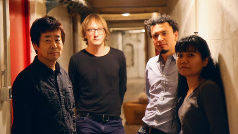 Am 25. Mai gastieren Natsuki Tamura (Trompete), Peter Orins (Schlagzeug). Christian Pruvost (Trompete) und Satoko Fujii (Klavier) im Kulturspeicher Leer. © Foto: Alexandre Noclain