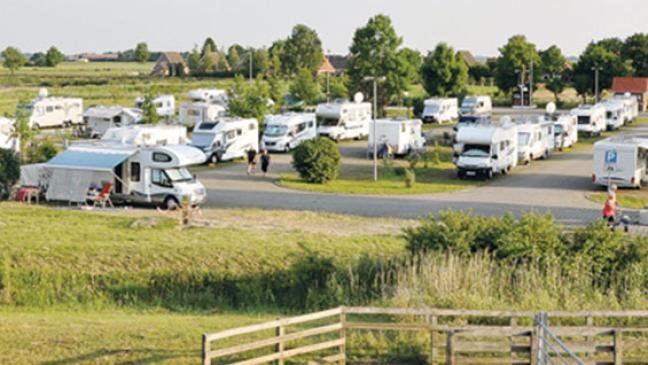 Rat rauft sich in Haushaltskrise zusammen