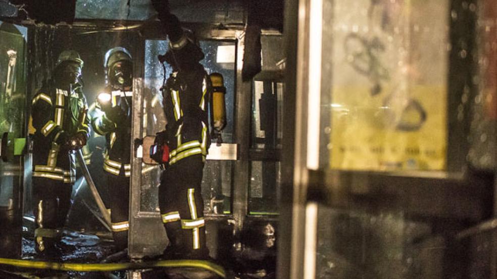 In der Pestalozzischule in Weener ist heute Nacht ein Feuer ausgebrochen und hat offenbar großen Schaden angerichtet. © Foto: Klemmer