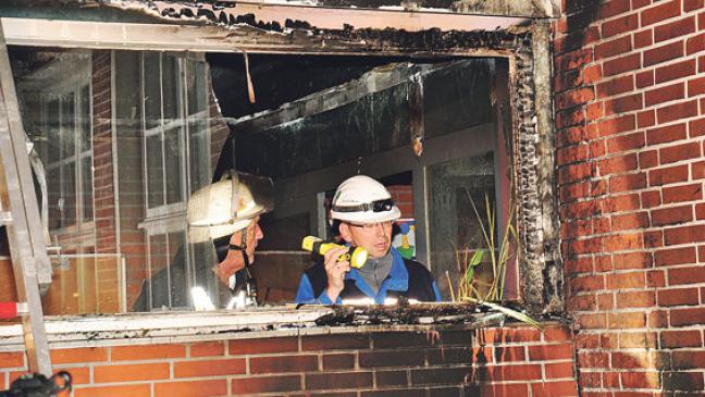 Über 50 Feuerwehrleute bekämpfen Schulbrand
