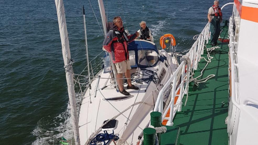 die Seenotretter waren am Sonnabend in der Nordsee vor Norderney für eine Segelyacht mit starkem Wassereinbruch im Einsatz.  © Foto: DGzRS – Die Seenotretter