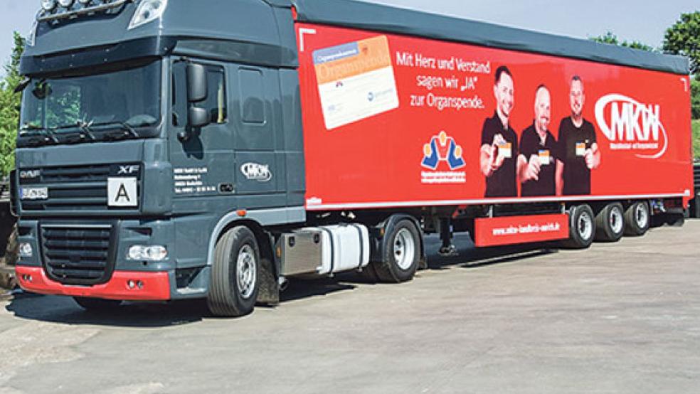 Beklebte Lastwagen aus Ostfriesland sind in ganz Deutschland unterwegs, um auf das Thema »Organspende« aufmerksam zu machen. Für dieses Projekt werden weitere Sponsoren gesucht. »Wir müssen in Deutschland irrationale Ängste und Vorurteile abbauen«, sagte Barbara Backer vom Verein »Organtransplantierte Ostfriesland«.  © Fotos: privat