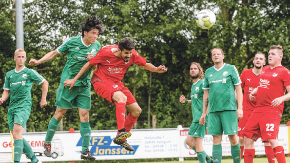 Mohamed Ali Alshamari und seine Jemgumer setzten sich spektakulär gegen den VfL Eintracht Völlen II durch. © Foto: Bruins