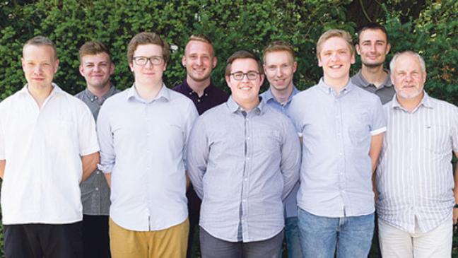 Fachinformatiker der ABW mit guten Ergebnissen