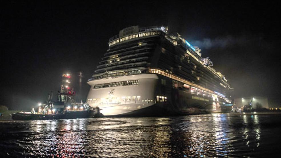 Für die Ems-Überführung von Kreuzfahrtschiffen der Meyer Werft - hier die »Norwegian Joy« wurden Übergangsregelungen beantragt. © Foto: Klemmer