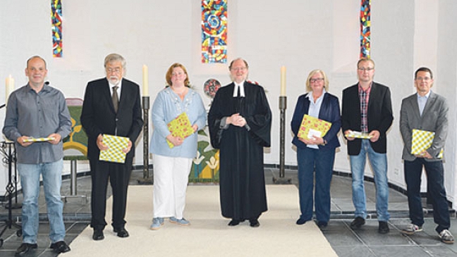 Alter Kirchenvorstand in Bingum verabschiedet und neuer eingeführt