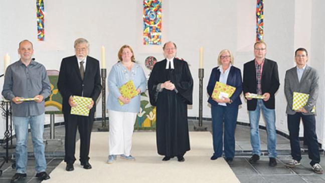 Alter Kirchenvorstand in Bingum verabschiedet und neuer eingeführt