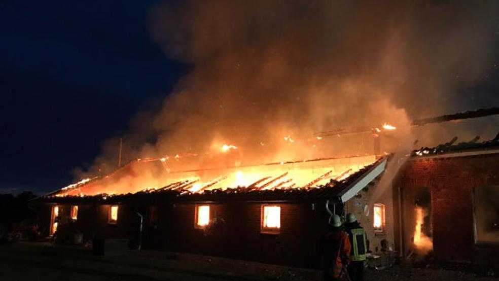 Am Samstagabend war in Grotegaste ein ehemaliges landwirtschaftliches, jetzt als komplett als Wohnhaus genutztes Gebäude in Brand geraten. © Foto: Kreisfeuerwehr 