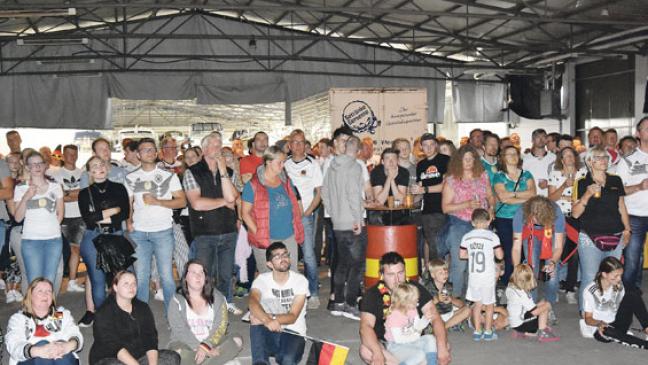 Enttäuschte Gesichter beim »Kickoff«-Auftakt in Weener