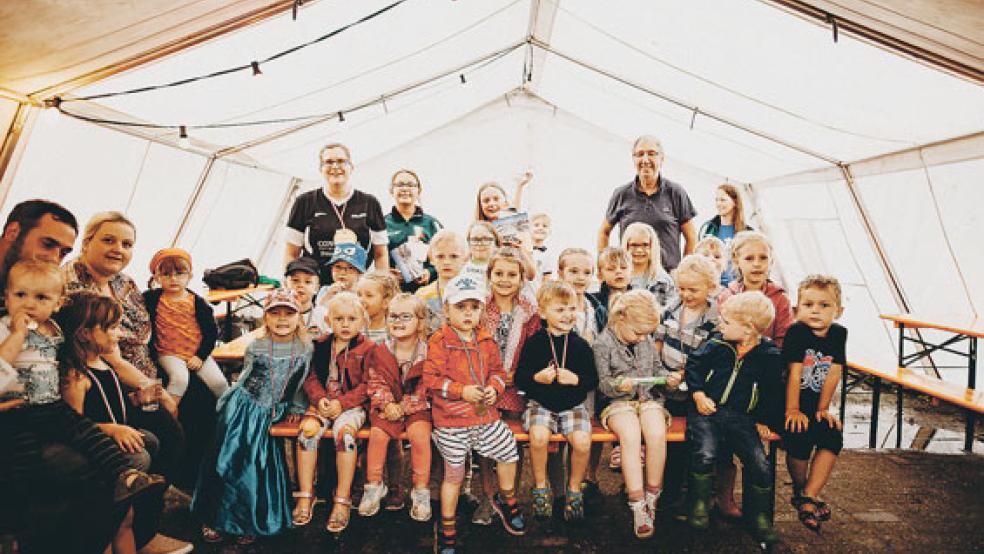 Die 80 Kinder freuten sich über ihre Auszeichnungen und Medaillen.  © Foto: privat