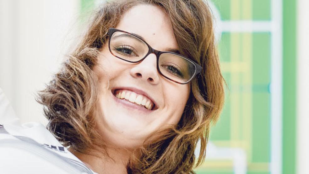 Hat nach langem Leidensweg das Lachen nicht verlernt: Astrid Dreyer aus Weener. © Foto: Stiftung Deutsche Schlaganfall-Hilfe