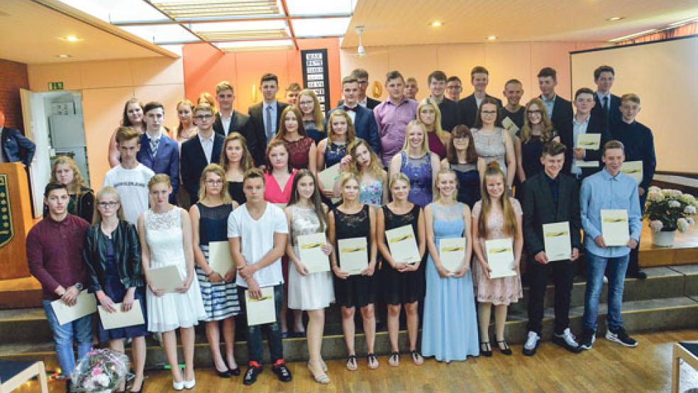 Feierliches Ende eines Lebensabschnitts: 47 Schüler verabschiedete die Carl-Goerdeler-Schule am Freitag. © Fotos: Muising