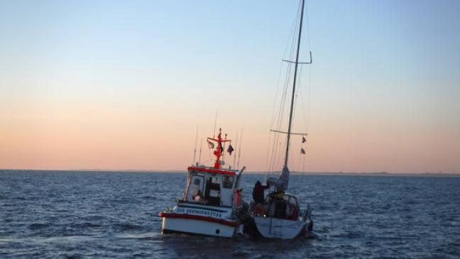 Segler nach Wassereinbruch in Gefahr