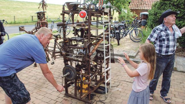 Popcorn, Kunst und Feuertonnen