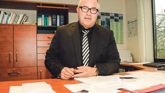 105 Seiten mit 450 Unterschriften