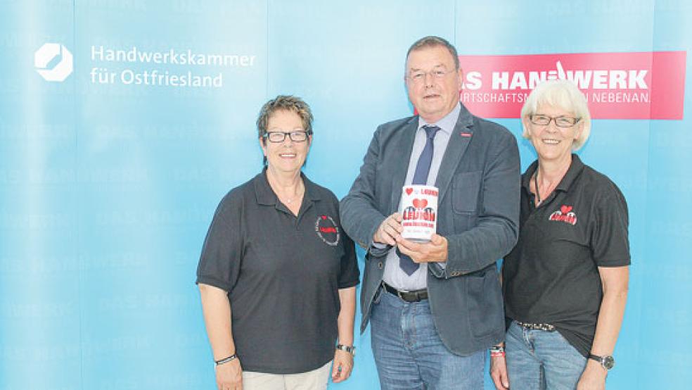 Freuen sich auf die gemeinsame Aktion: (von links) Anna Fennen, Peter-Ulrich Kromminga und Christa Lindberg.  © Foto: HWK