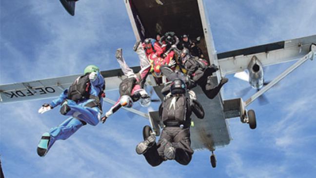 Freier Fall aus Höhe von 4500 Metern