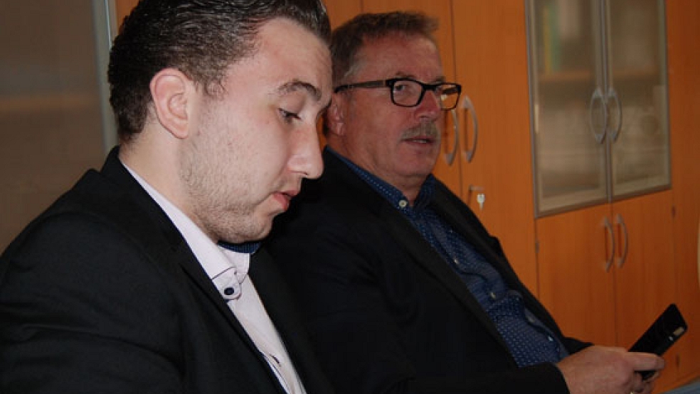 Die SPD muss ihr Profil schärfen: Helmut Geuken, hier mit SPD-Ratsherr Nico Bloem (links), war jetzt als Orsvereinsvorsitzender Gastgeber einer Diskussion mit Johanne Modder über die Zukunft der SPD. © Foto: Hoegen