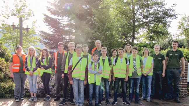 Oberschüler aus Weener blicken bei Klingele hinter die Kulissen