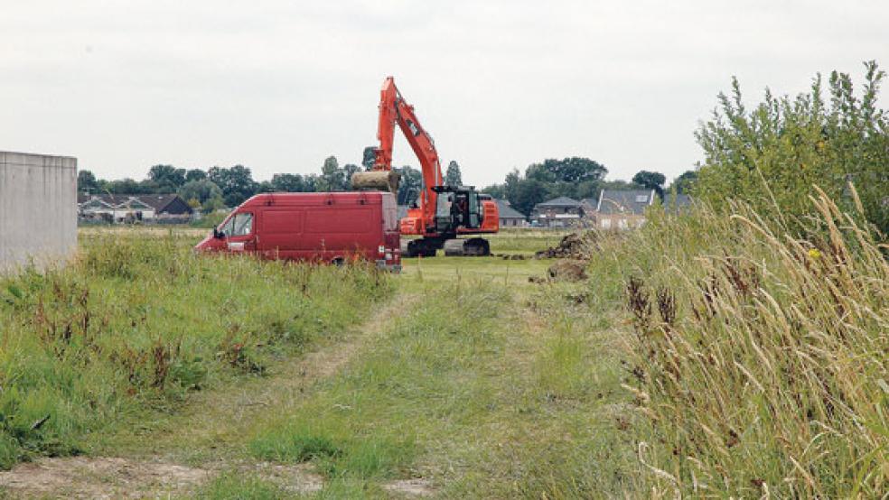 In Weener wird im hinteren Bereich der Industriestraße das bestehende Gewerbegebiet erweitert. Die Arbeiten haben begonnen. © Foto: Szyska