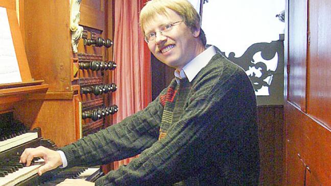 Zerer spielt an einer legendären Orgel