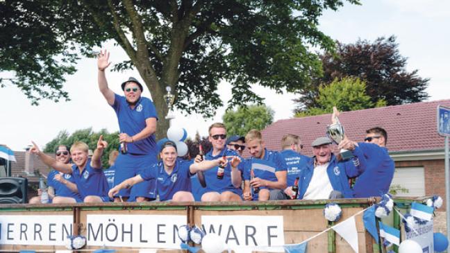 Möhlenwarfer mit »Meintje« auf Tour