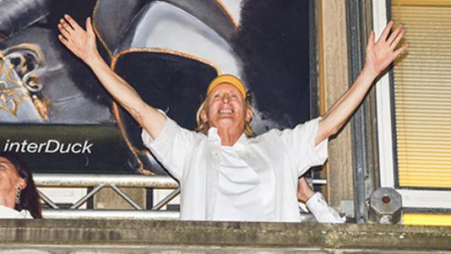 Feuerwerk und Freibier: Otto feiert mit 2000 Fans