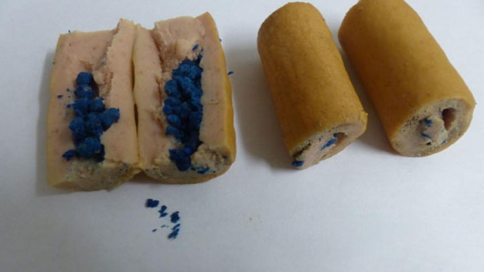 In Ihrhove sind am Sonntagvormittag drei Giftköder entdeckt worden. Die Wurststücke waren mit Rattengift gefüllt. © Foto: Polizei