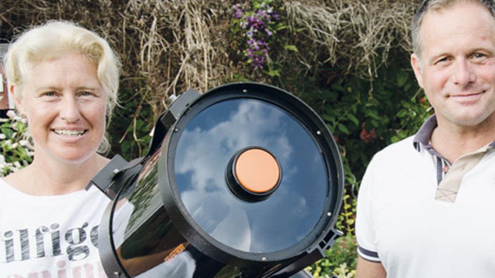 Der Himmel über dem Rheiderland: Ursula und Stefan Meyer haben die verschiedenen Phasen festgehalten.  © Fotos: Meyer/Hanken