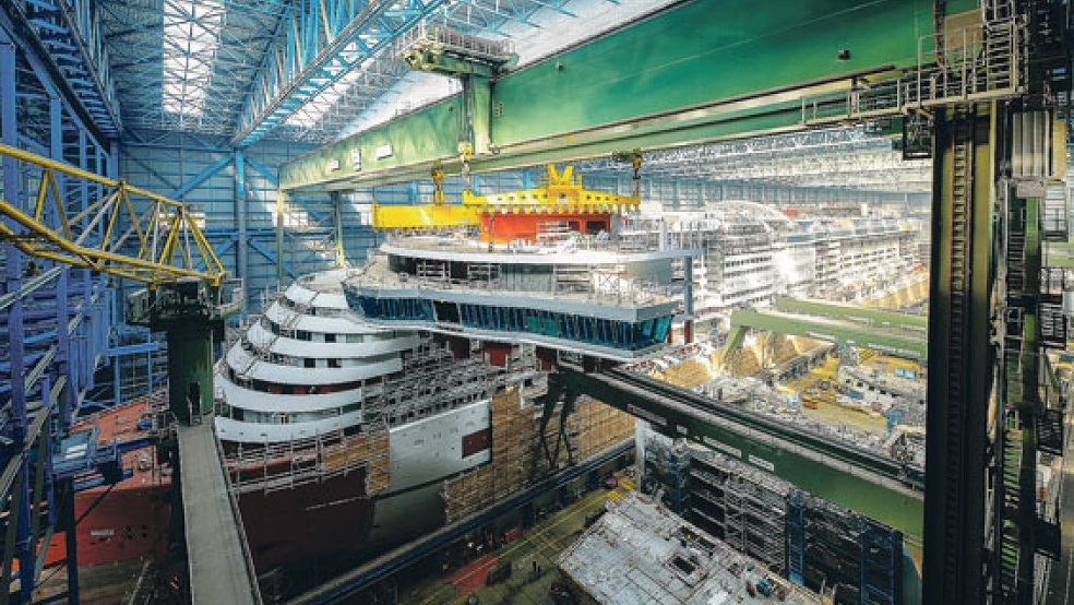 Die AIDAnova, hier im Baudock der Meyer Werft, wird nicht vor 22. September in Richtung offene See auslaufen. © Foto: AIDA