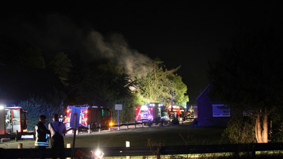 Die Feuerwehr löschte in der vergangenen Nacht ein brennendes Haus in Victobur. © Foto: Feuerwehr