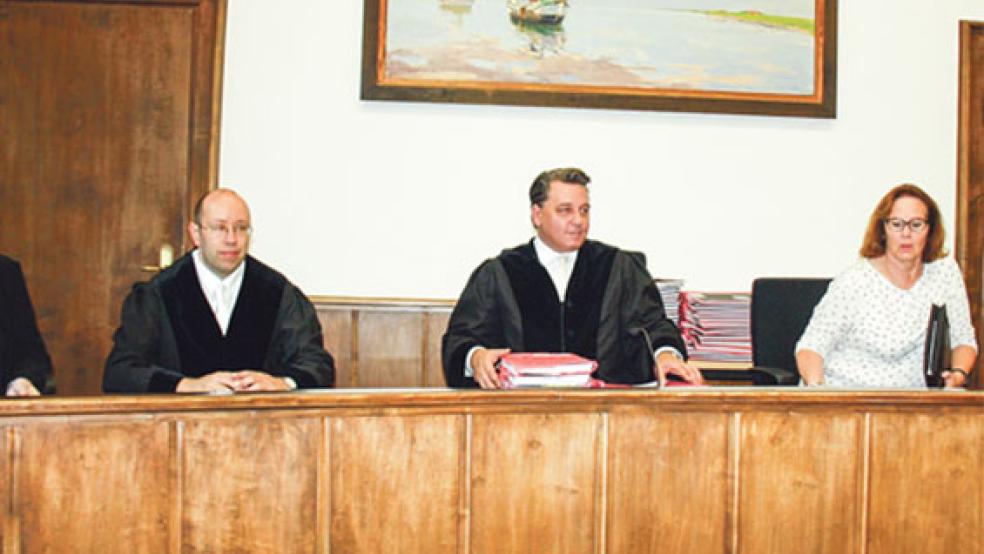 Die Große Strafkammer des Landgerichts Aurich unter dem Vorsitz von Richter Christian Weigmann (Zweiter von rechts) war davon beeindruckt, in welchem Maße der Angeklagte Verantwortung übernahm.  © Fotos: Ricken