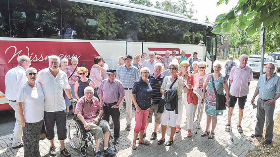 Die Sommertour führte die Mitglieder der Heimatbühne Bingum in diesem Jahr ins Ammerland. © Foto: Wolters