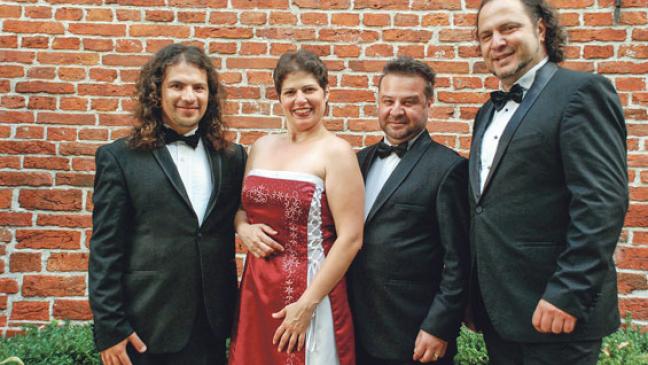 Große Stimmen in kleiner Dorfkirche