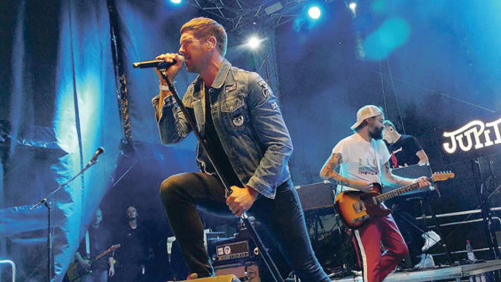 Von wegen »So Still«: Sänger Sven Lauer und »Jupiter Jones« sind eigentlich alles andere als Leisetreter. © Foto: Jürgens